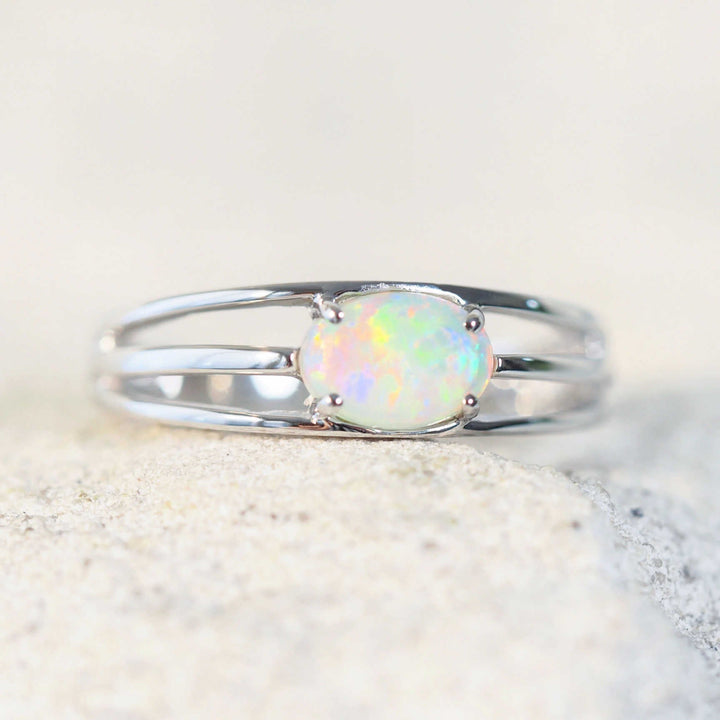 Siena – 14 Carat White Gold Crystal Opal Ring