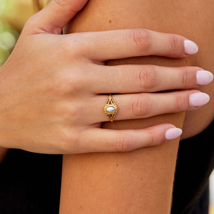 Basilia - Vintage Pearl Ring