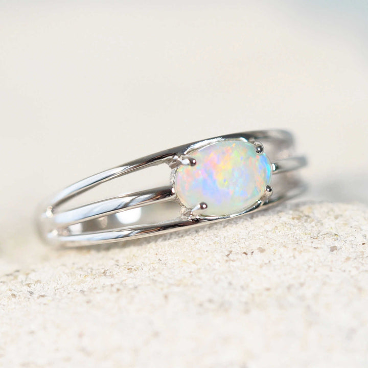 Siena – 14 Carat White Gold Crystal Opal Ring