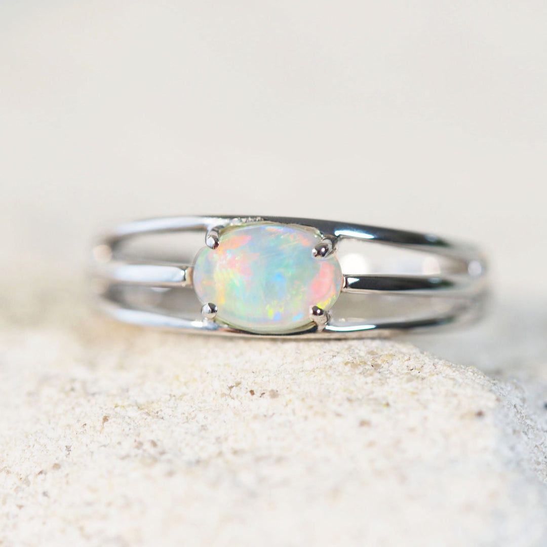 Siena – 14 Carat White Gold Crystal Opal Ring