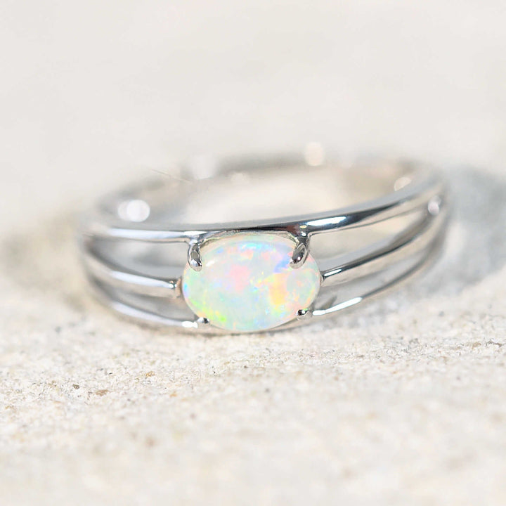 Siena – 14 Carat White Gold Crystal Opal Ring