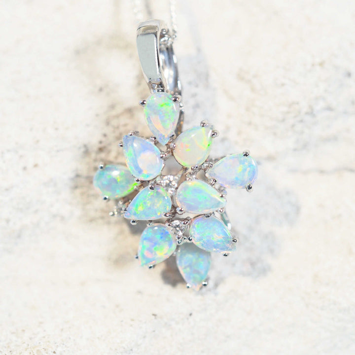 Viva – 18 Karat White Gold Crystal Opal Pendant