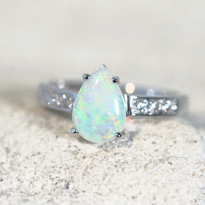 Luna – 18 Carat White Gold Crystal Opal Ring