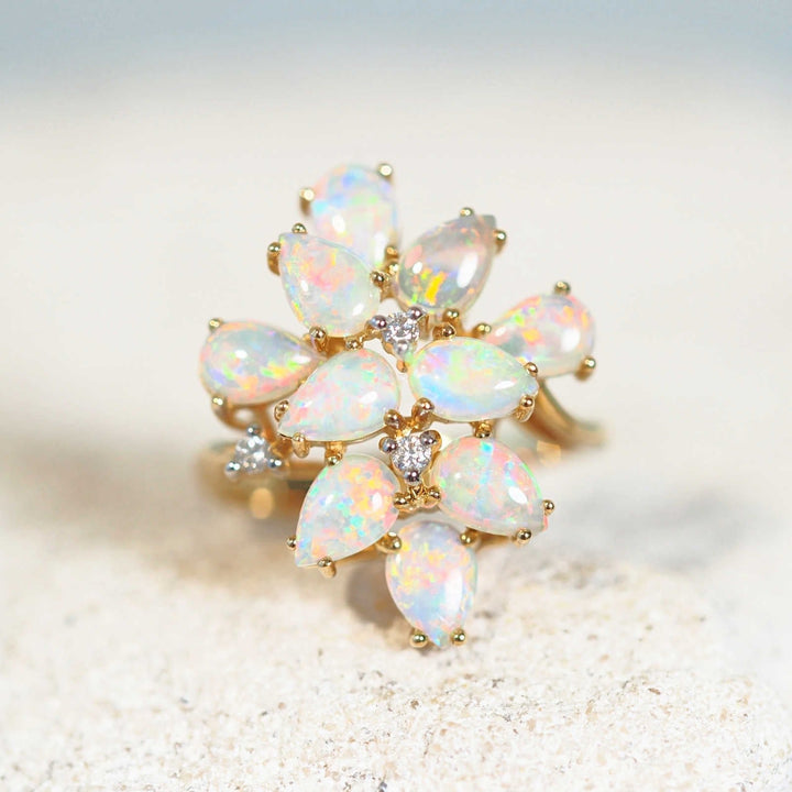 Kelise – 18 Carat Gold Multicolor Crystal Opal Ring
