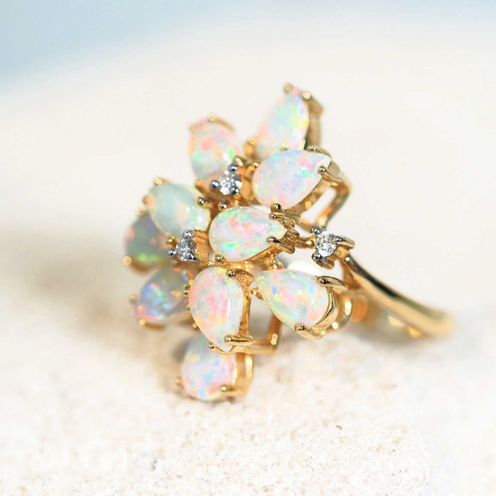 Kelise – 18 Carat Gold Multicolor Crystal Opal Ring