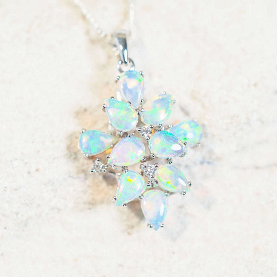 Lila – 18-Carat White Gold Crystal Opal Pendant