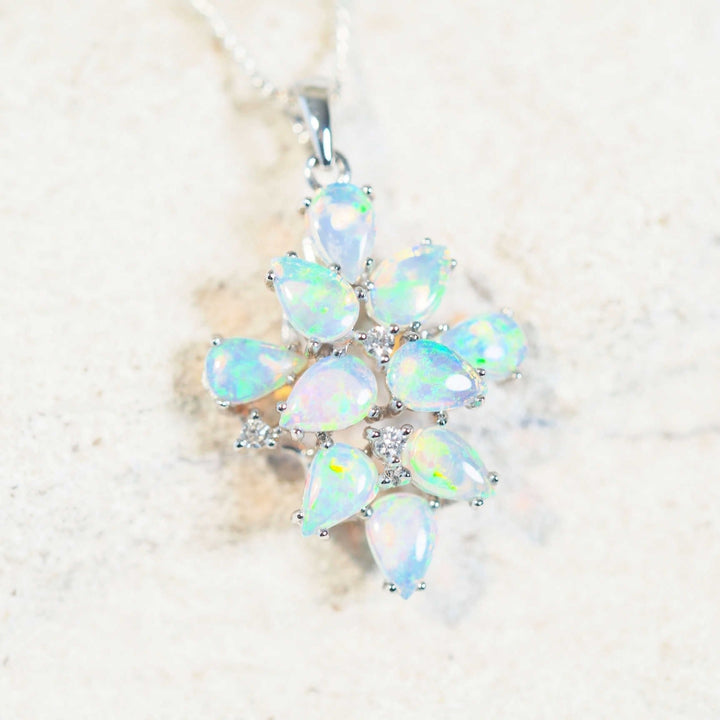 Lila – 18-Carat White Gold Crystal Opal Pendant