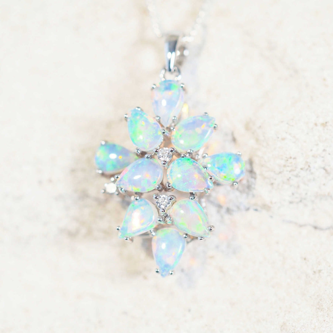 Lila – 18-Carat White Gold Crystal Opal Pendant