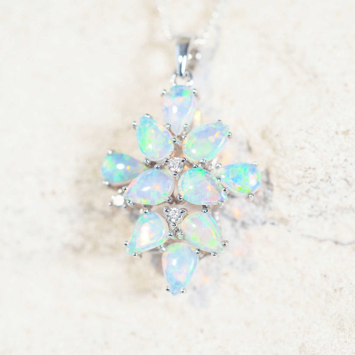Lila – 18-Carat White Gold Crystal Opal Pendant