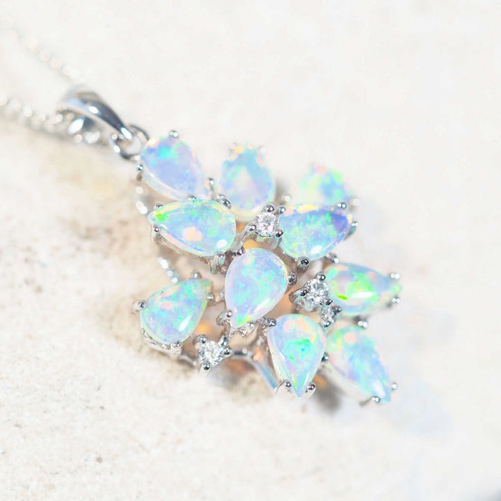 Lila – 18-Carat White Gold Crystal Opal Pendant