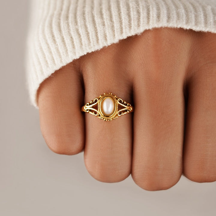 Basilia - Vintage Pearl Ring