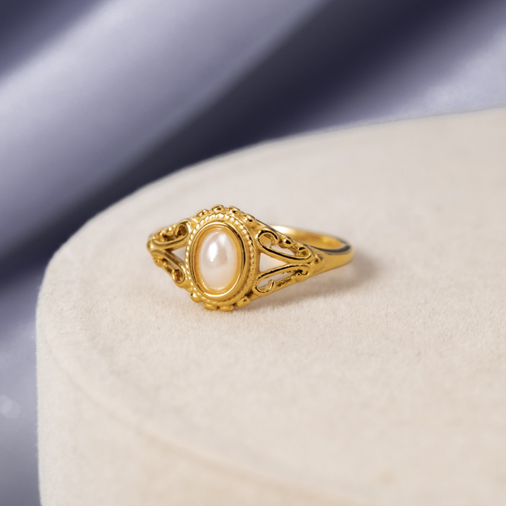 Basilia - Vintage Pearl Ring