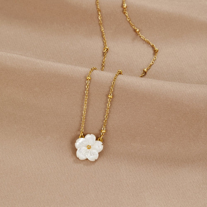 Beautiful Flower Necklace
