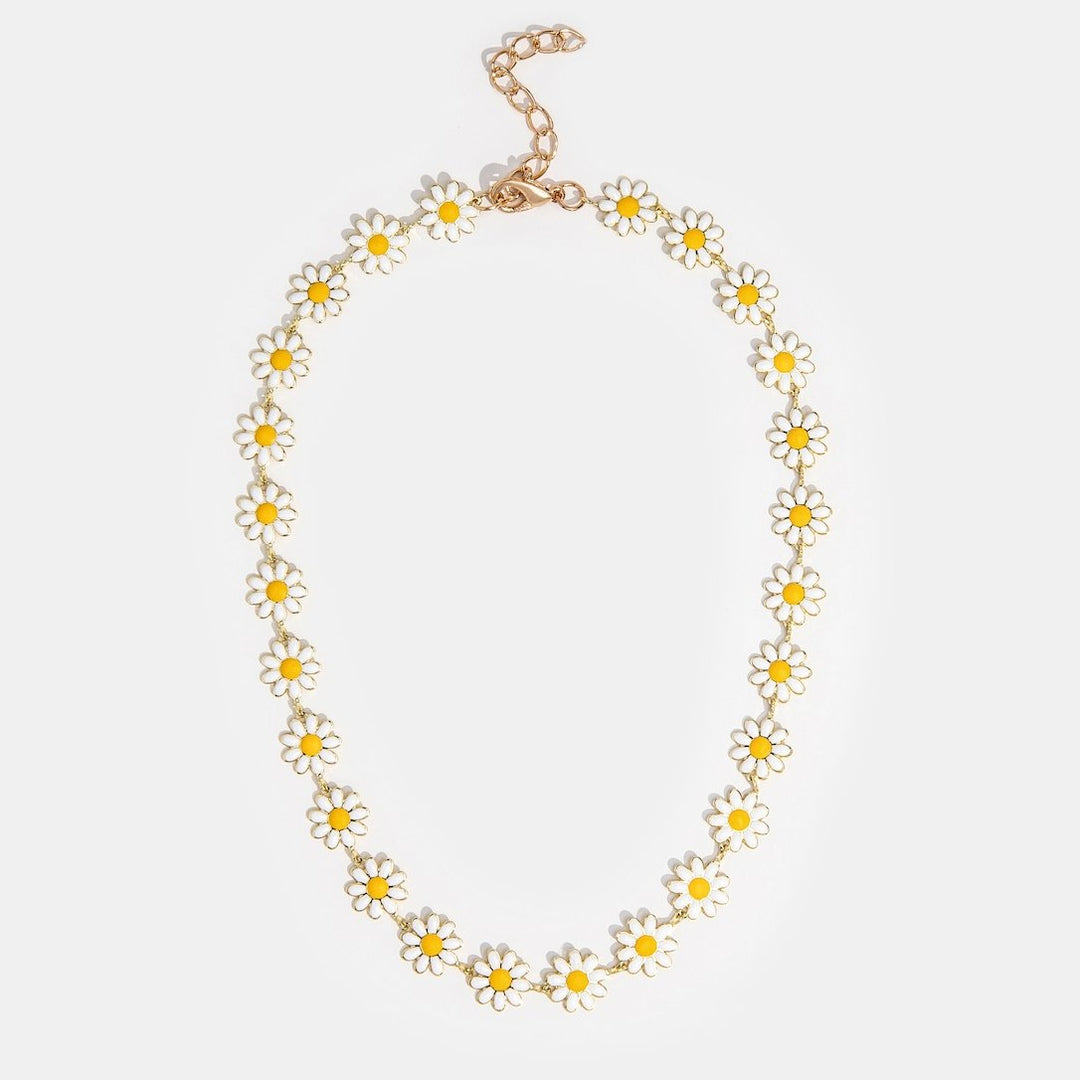 White Daisy Necklace